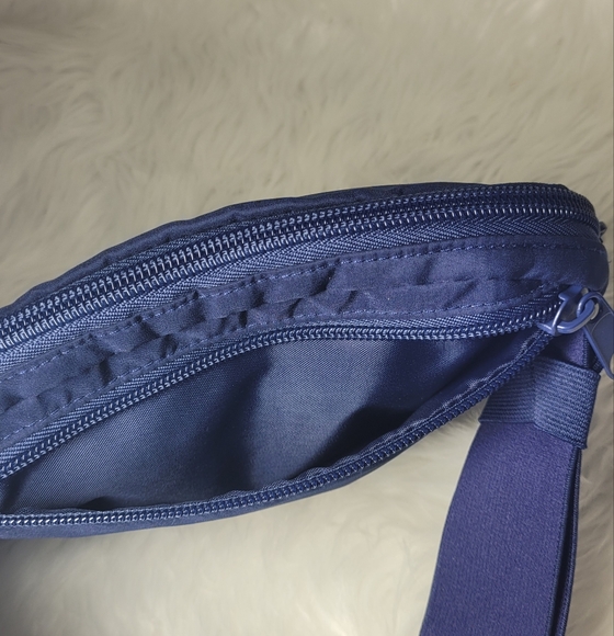 PINK Victoria's Secret Fanny Pack - Picture 4 of 8